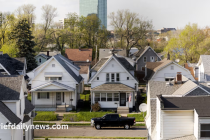 Battle of Home Buyers vs Investors Are Making Toledo a Housing ‘Gold Mine’