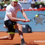 Zverev given warning after photo to dispute ball mark